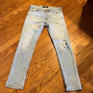 Hollister Men’s Distressed Skinny Jeans